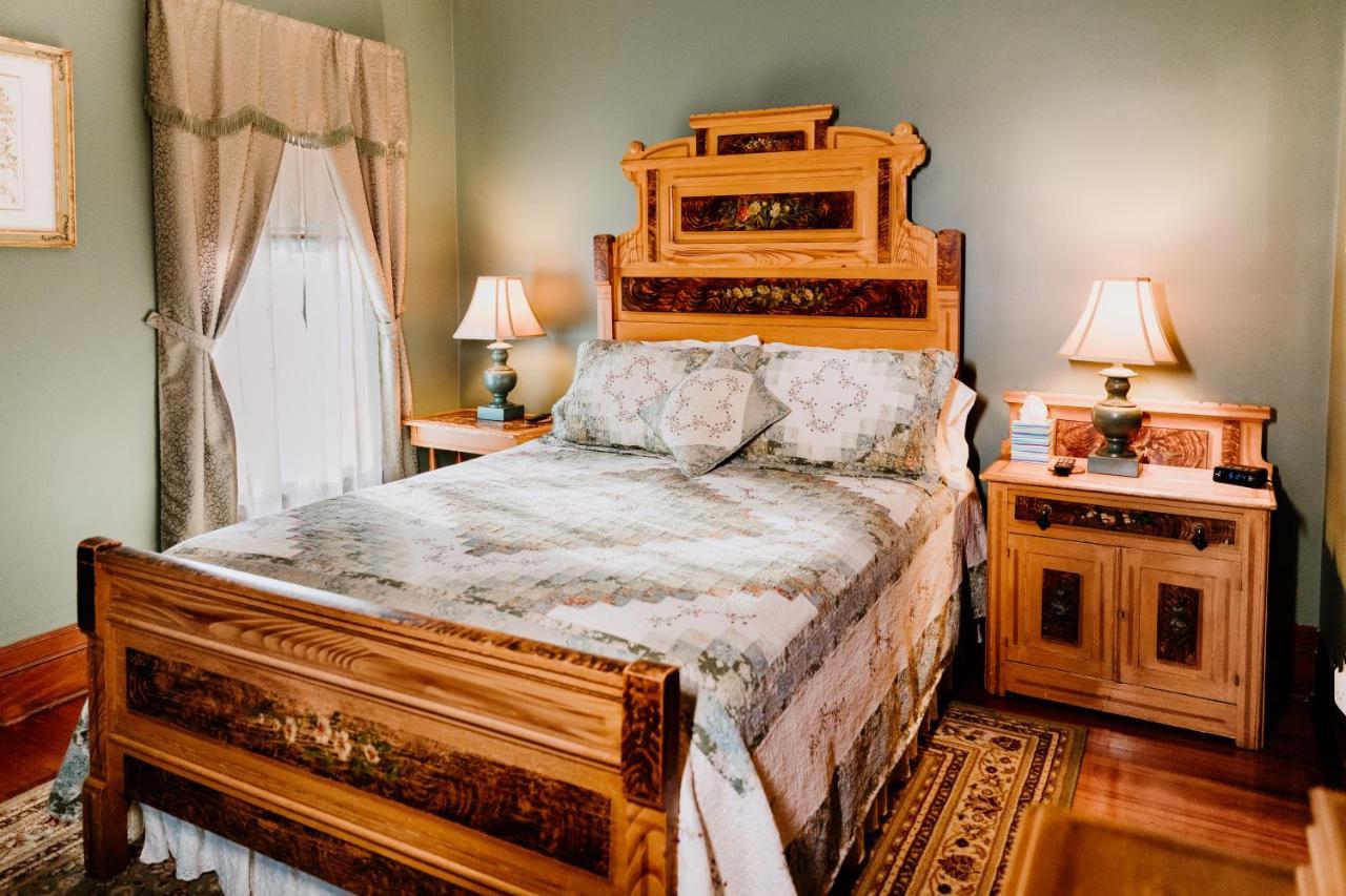 1897 Beekman House Bed And Breakfast Dundee Екстер'єр фото